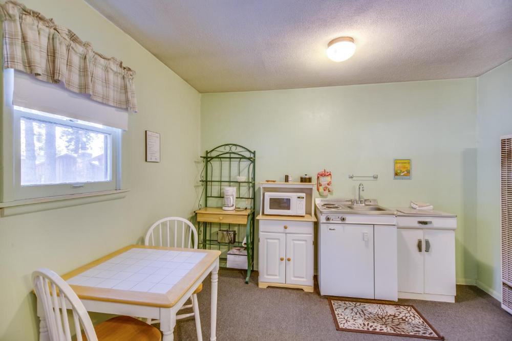 Studio Cabin with King bed interior